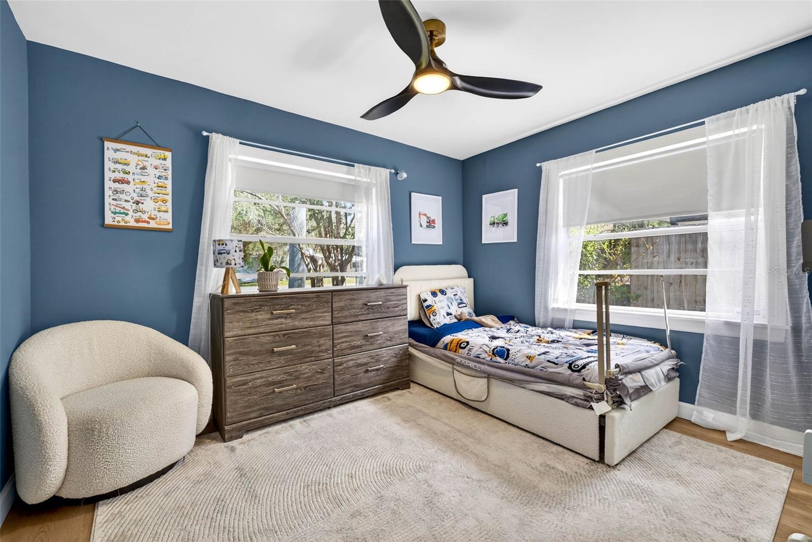 Image 18 of 51 For 406 Flora Street