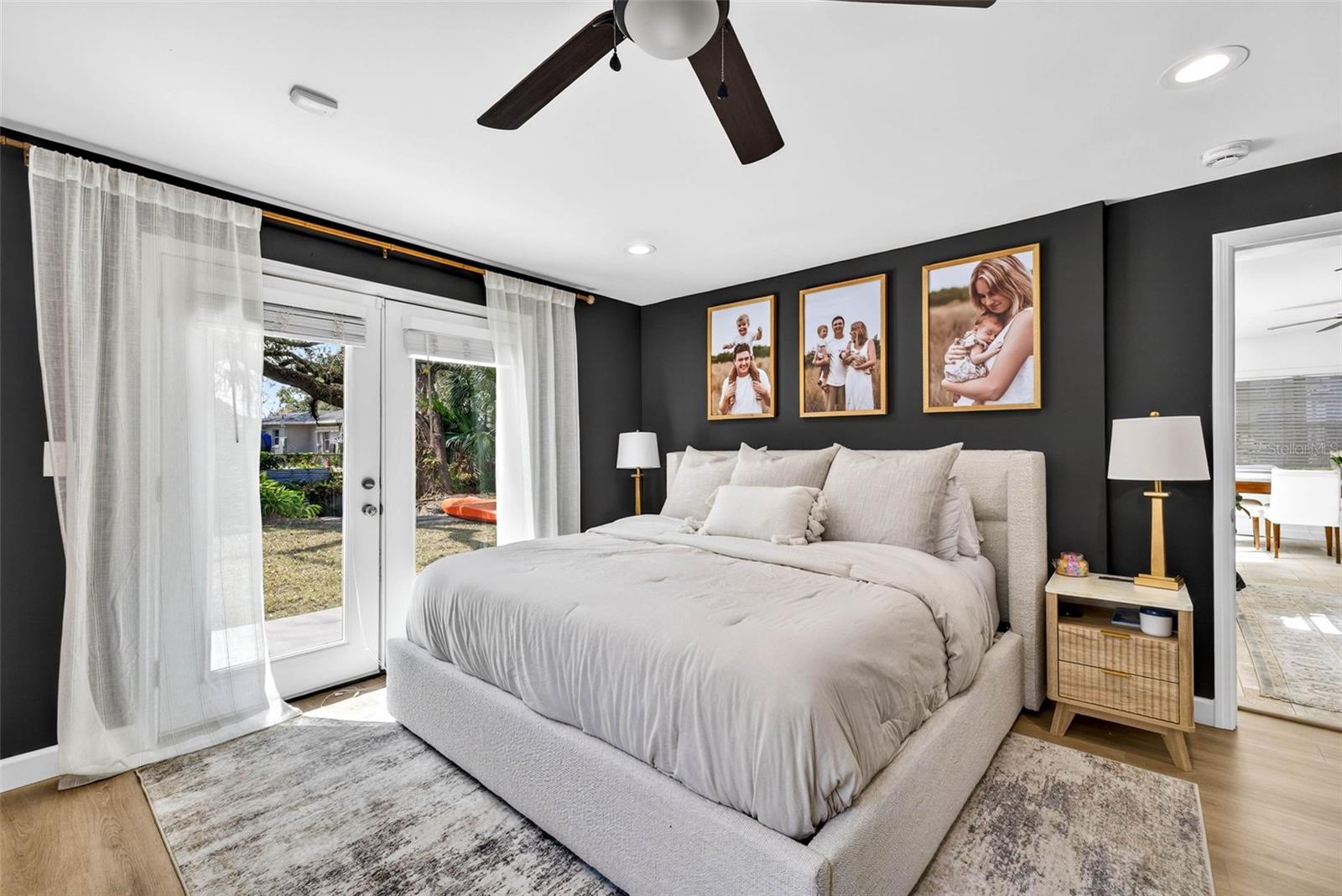 Image 24 of 51 For 406 Flora Street