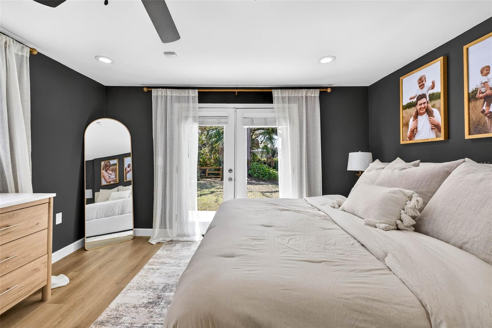 Image 26 of 51 For 406 Flora Street