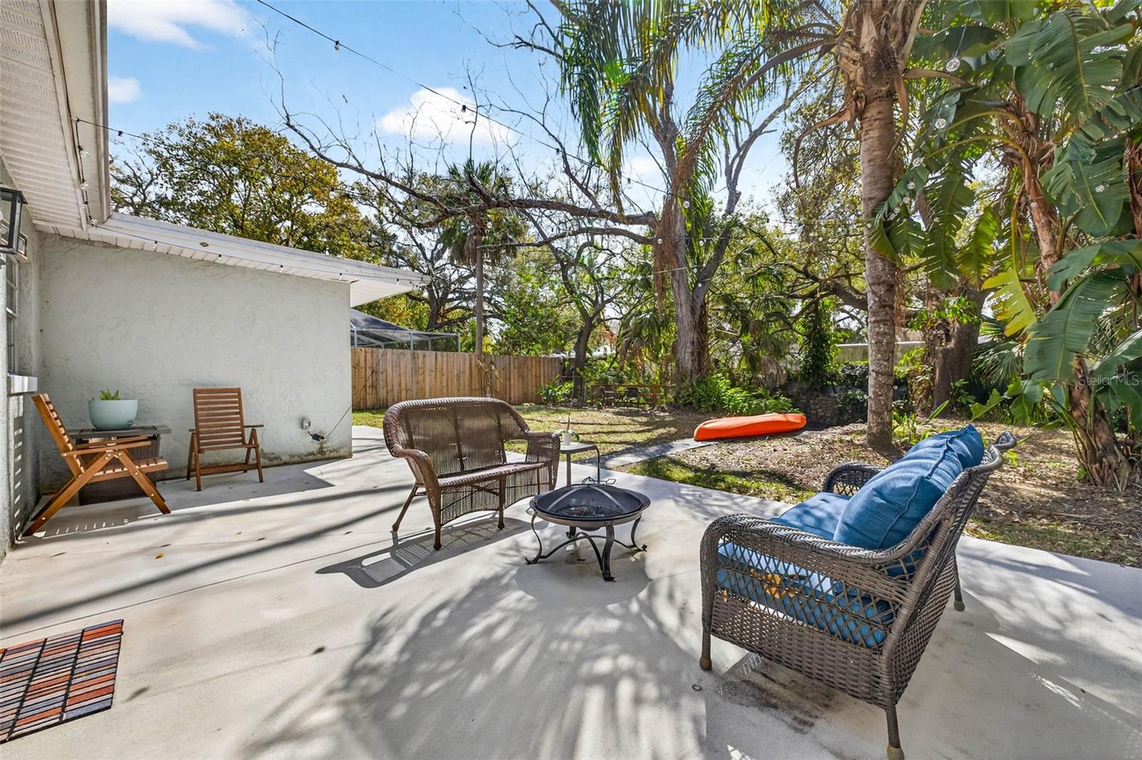 Image 32 of 51 For 406 Flora Street