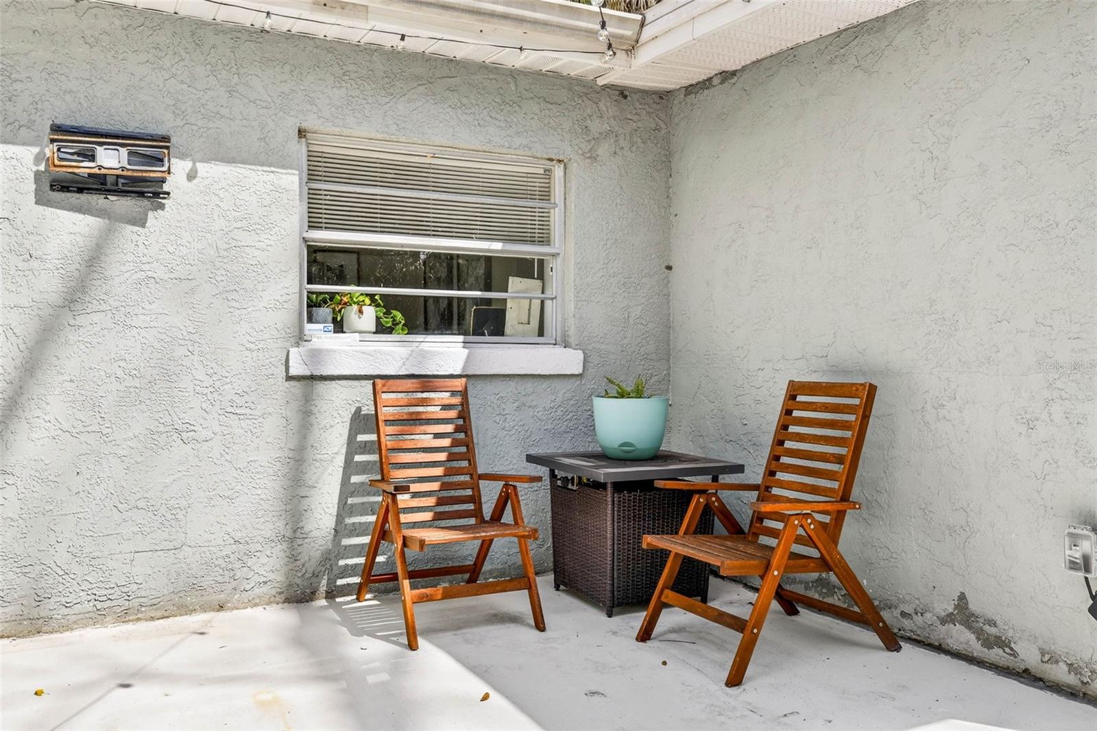 Image 34 of 51 For 406 Flora Street