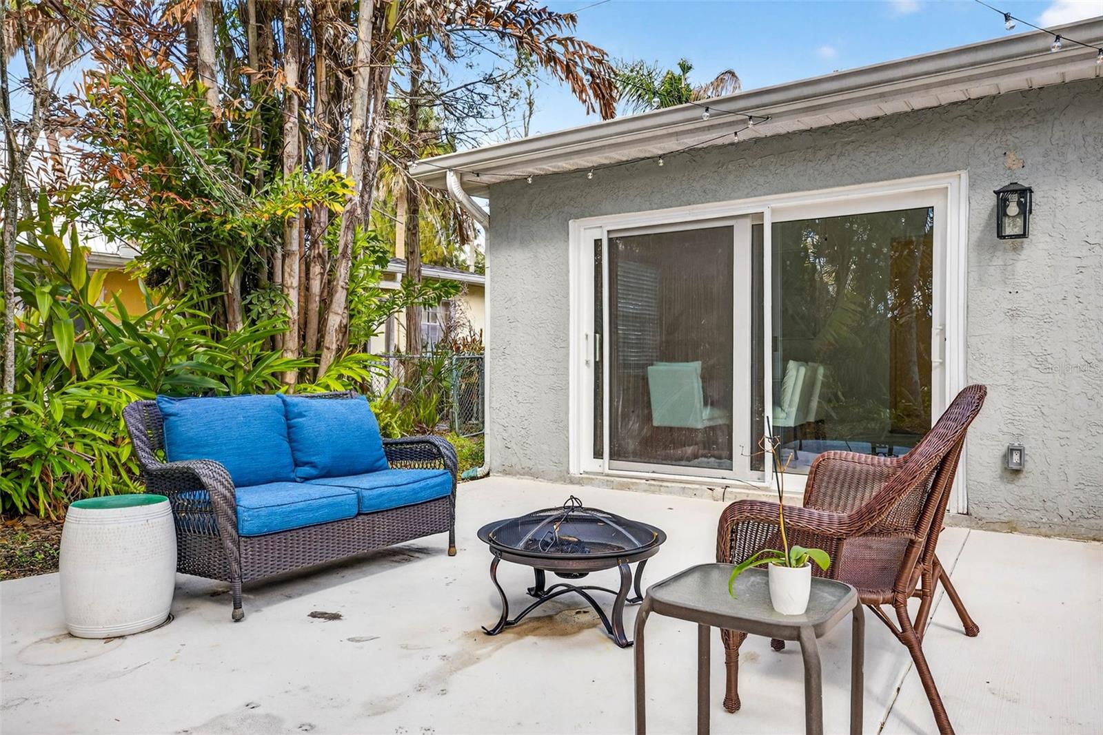 Image 35 of 51 For 406 Flora Street