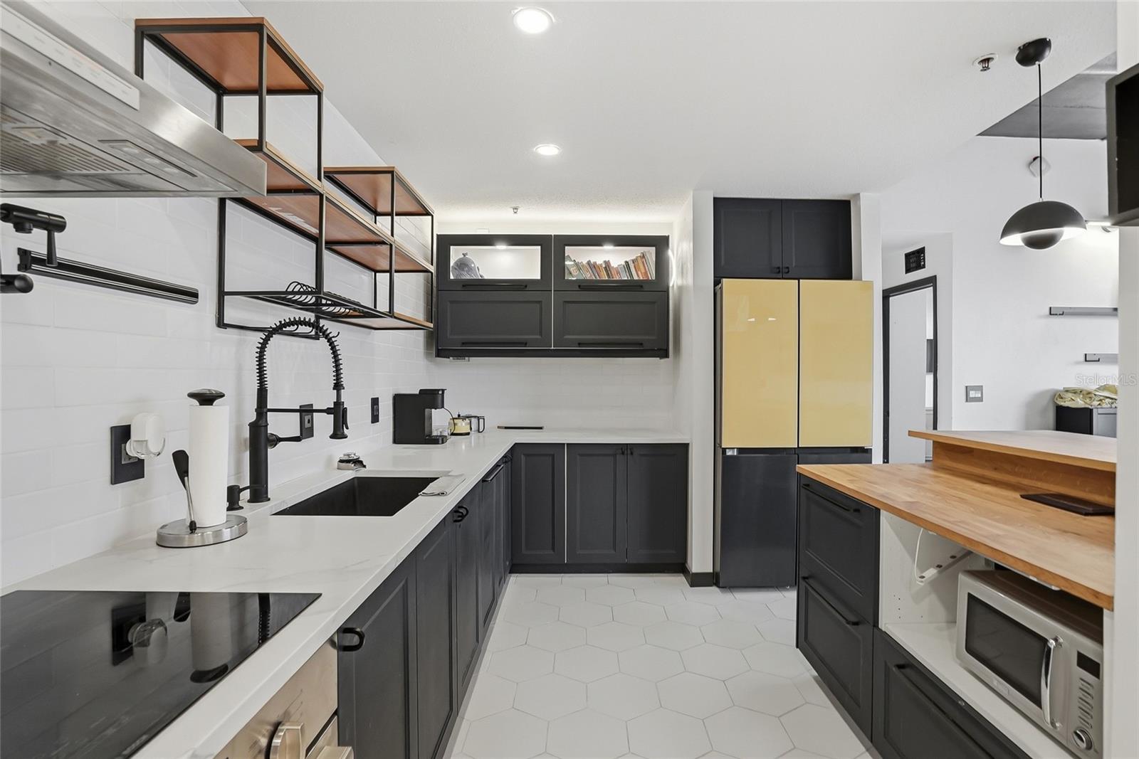 Image 10 of 45 For 701 Madison Avenue 116