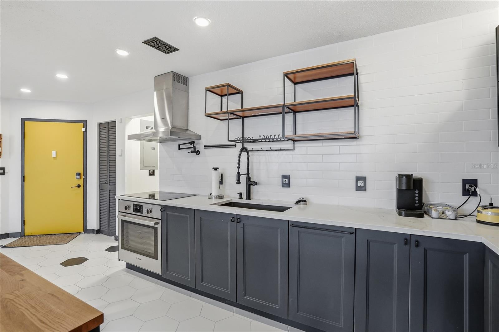 Image 12 of 45 For 701 Madison Avenue 116