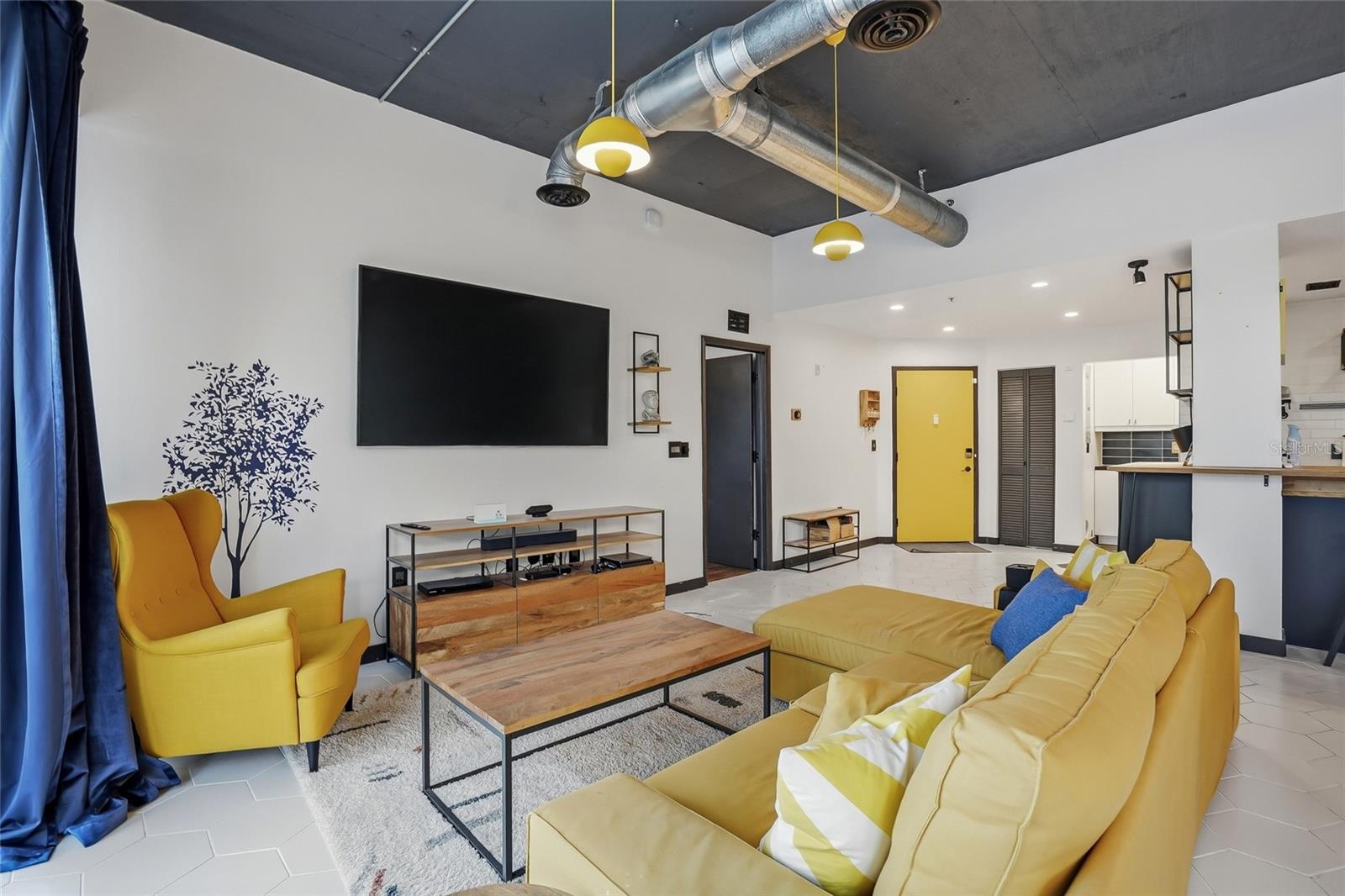 Image 18 of 45 For 701 Madison Avenue 116