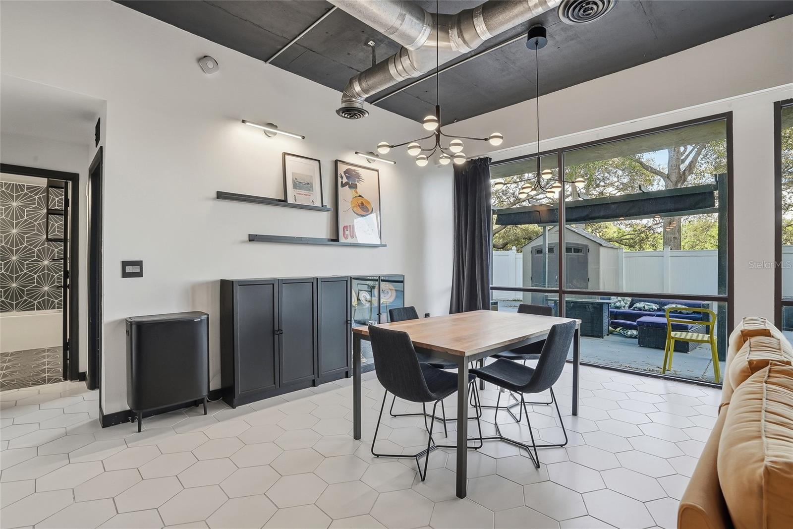 Image 19 of 45 For 701 Madison Avenue 116