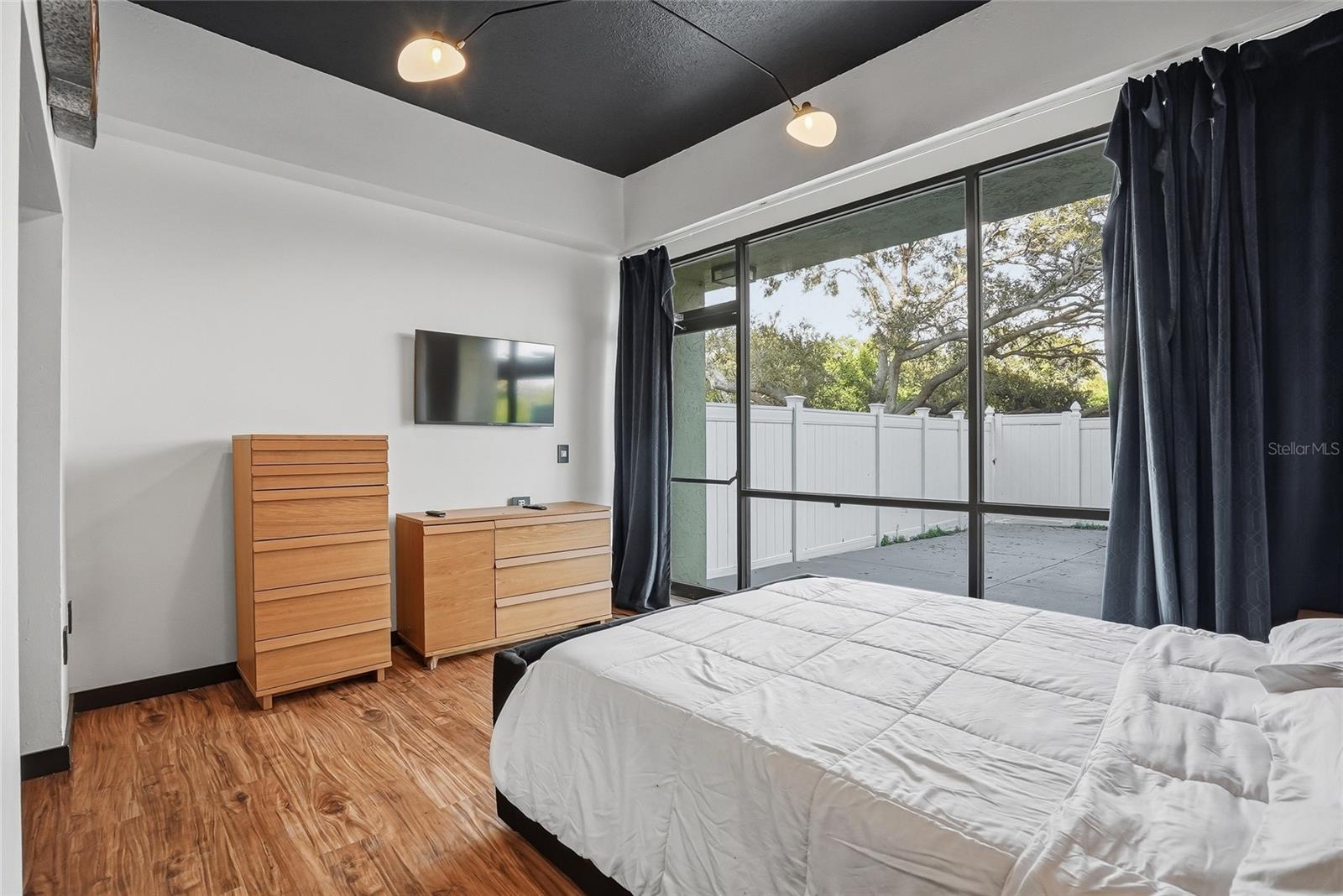 Image 27 of 45 For 701 Madison Avenue 116