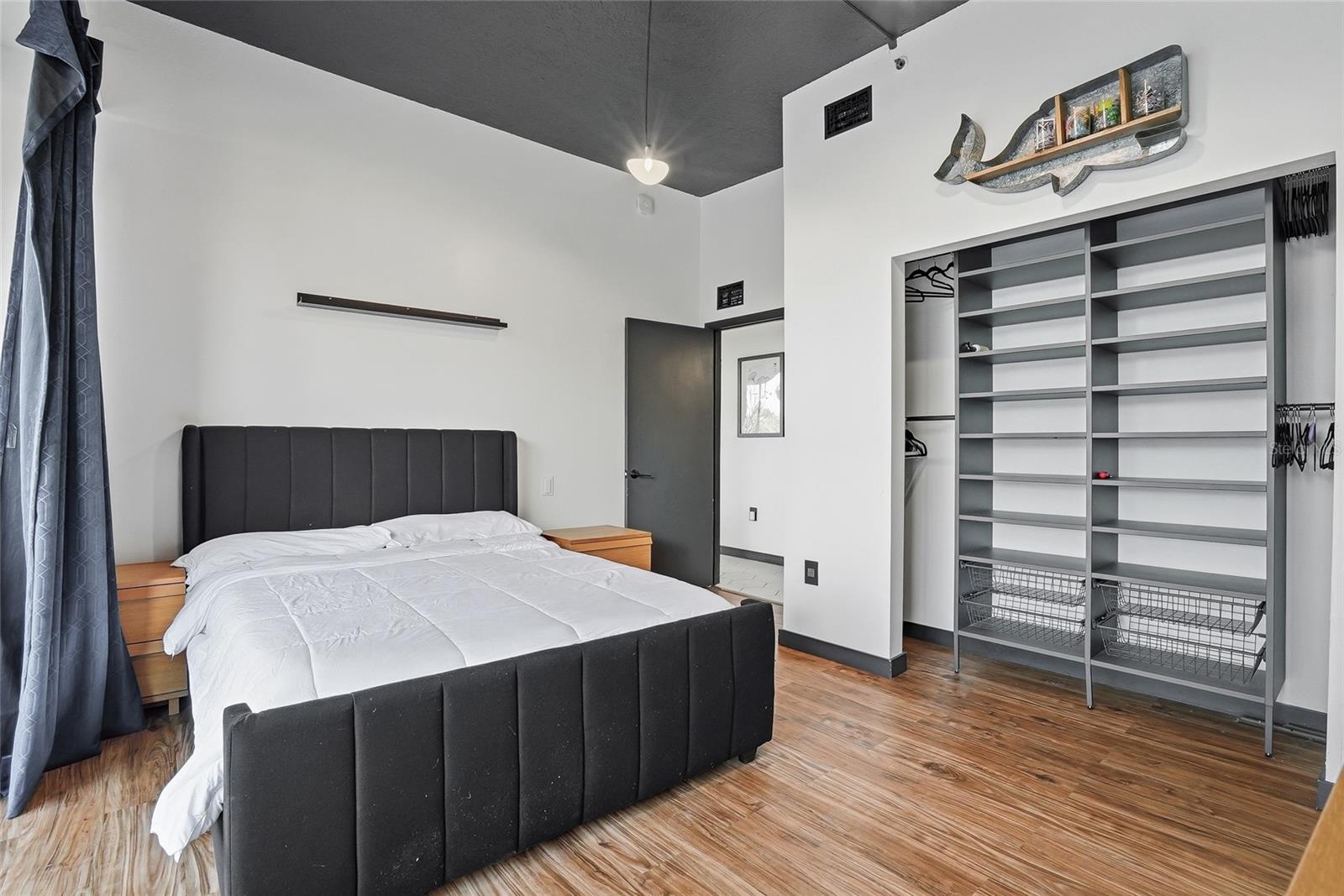 Image 28 of 45 For 701 Madison Avenue 116