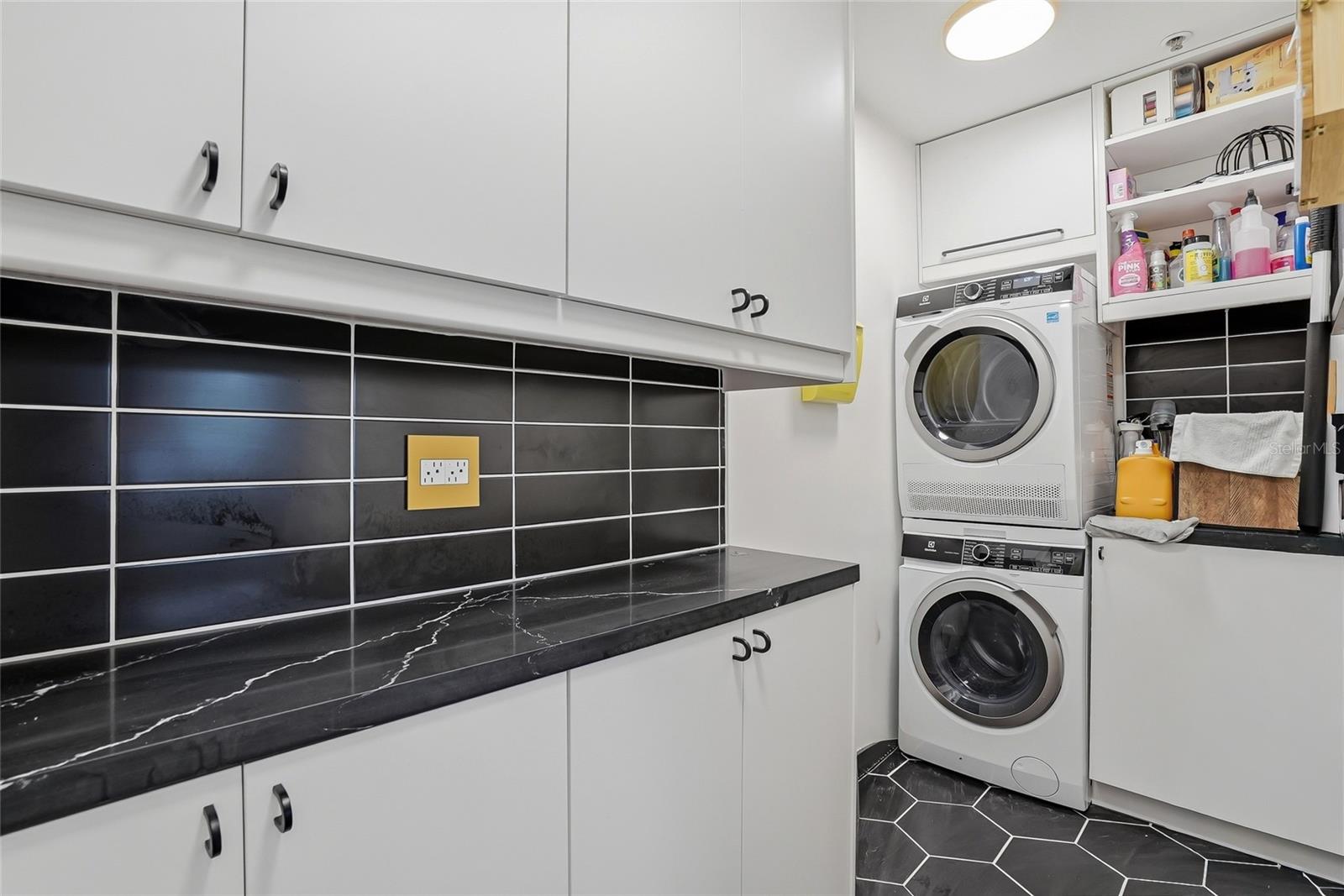 Image 32 of 45 For 701 Madison Avenue 116