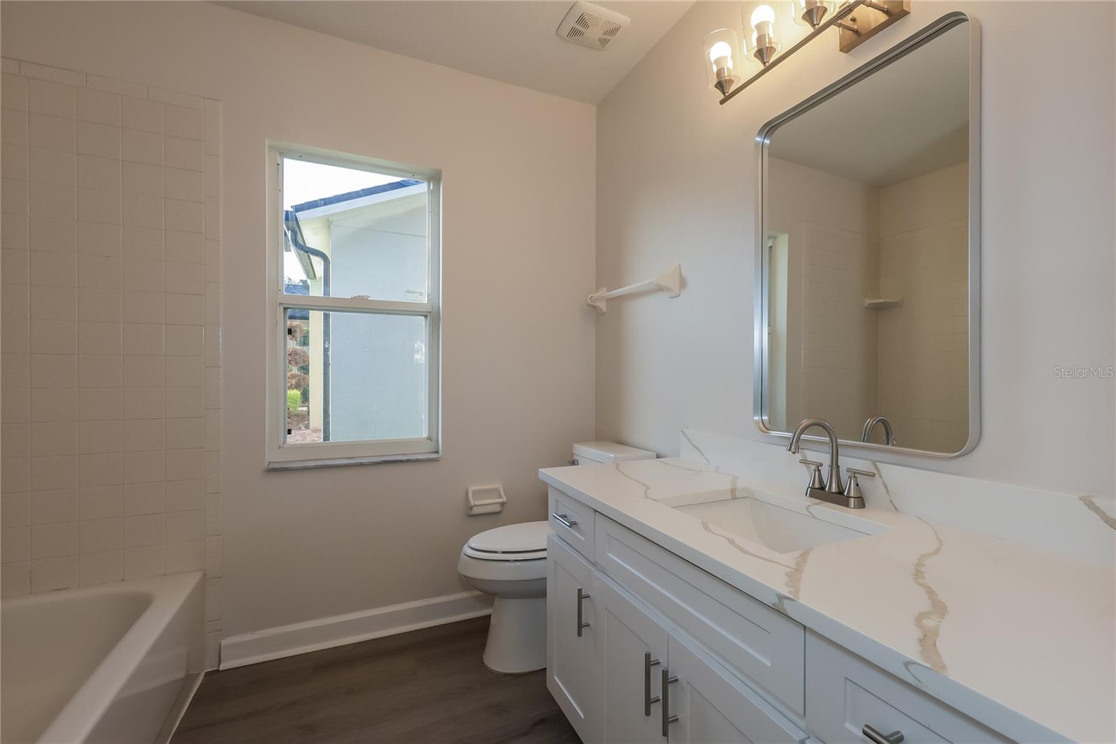 Image 12 of 14 For 1121 Tuscanny Street