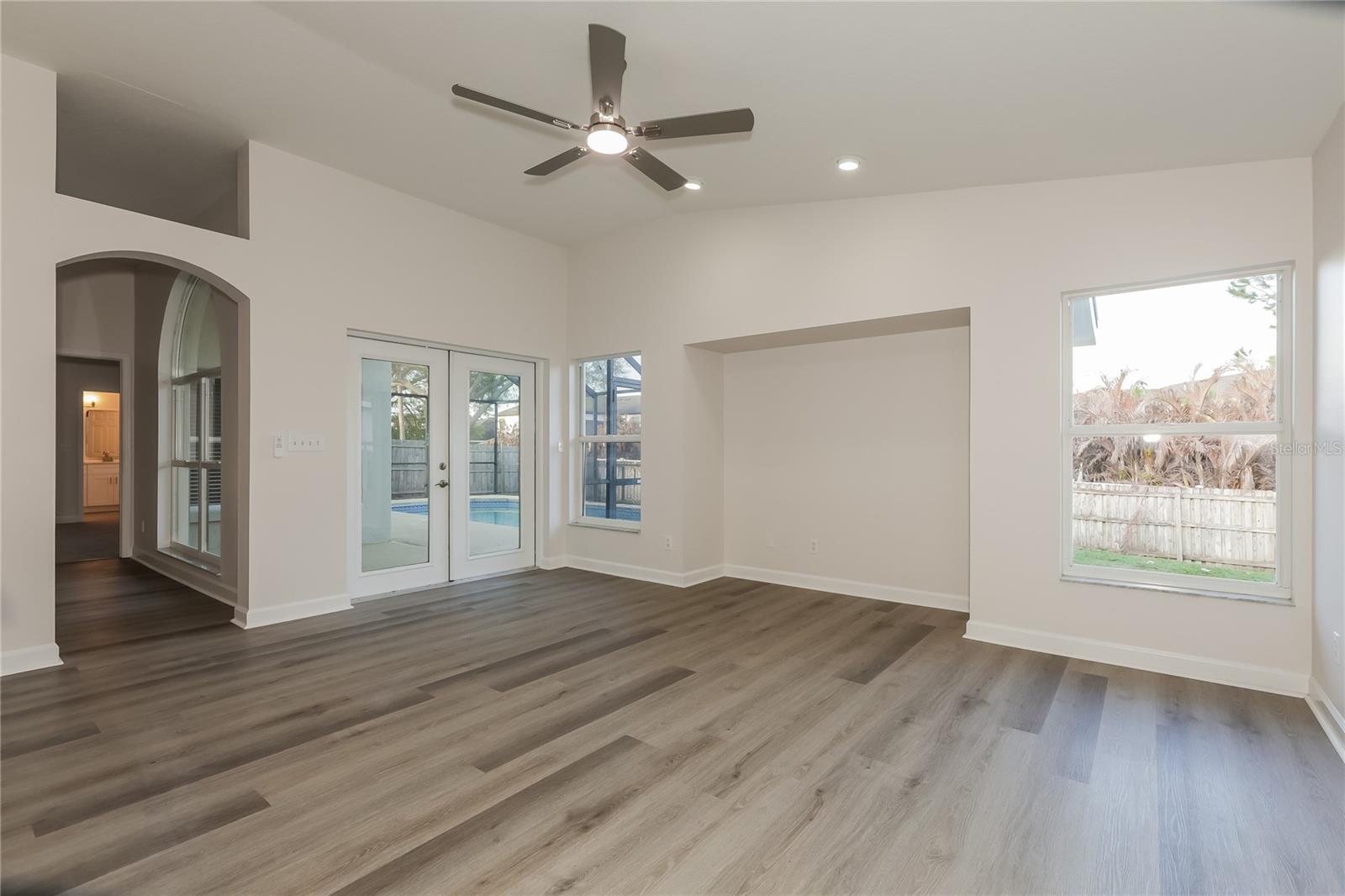 Image 3 of 14 For 1121 Tuscanny Street