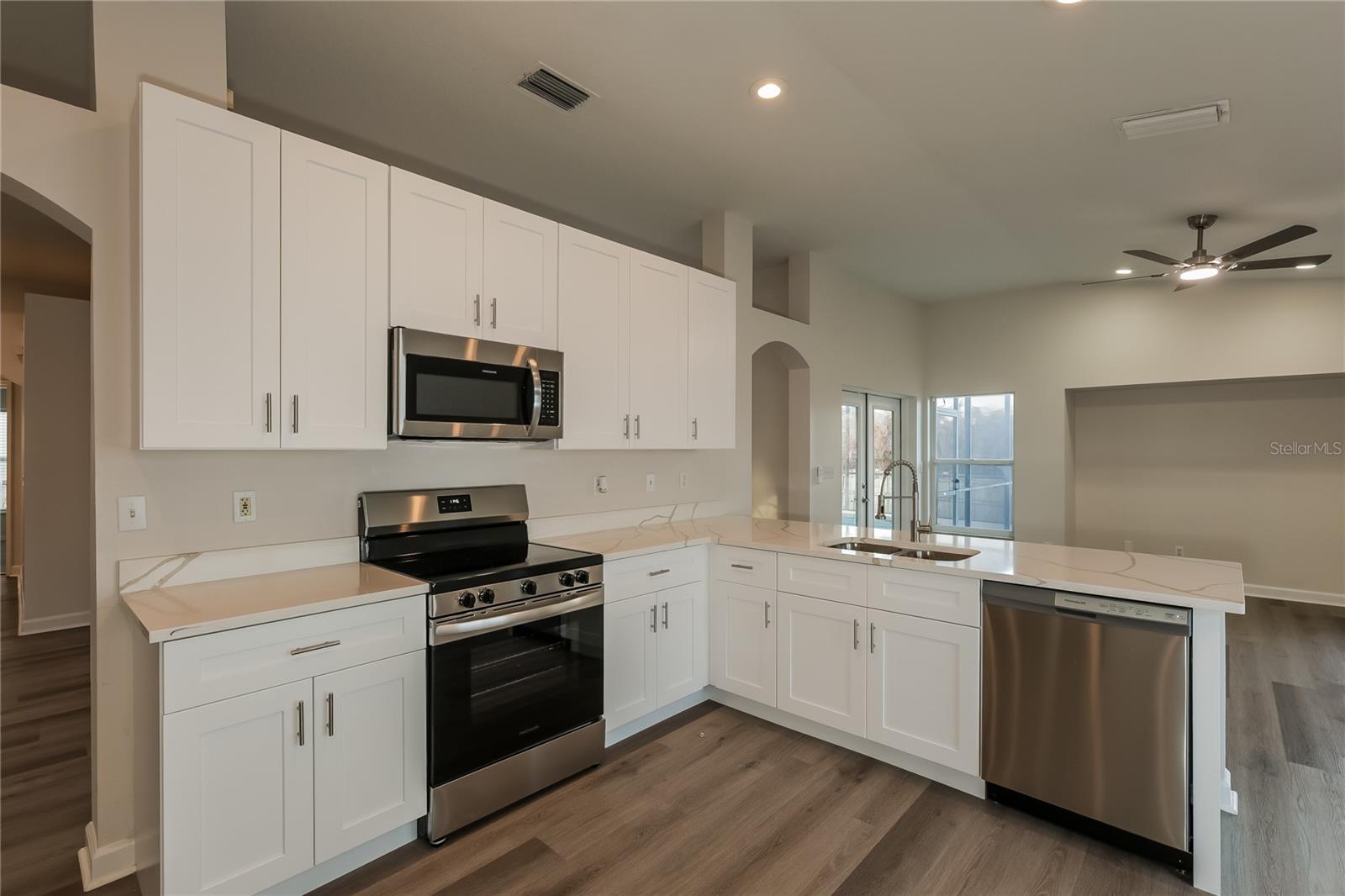 Image 6 of 14 For 1121 Tuscanny Street