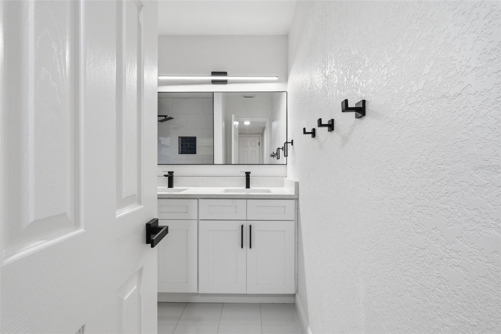 Image 13 of 46 For 5347 30th Avenue N