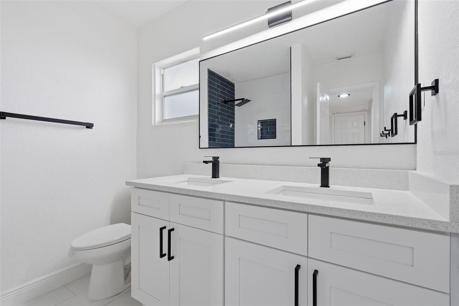 Image 14 of 46 For 5347 30th Avenue N