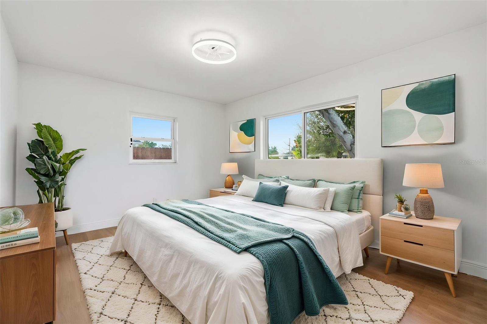 Image 17 of 46 For 5347 30th Avenue N