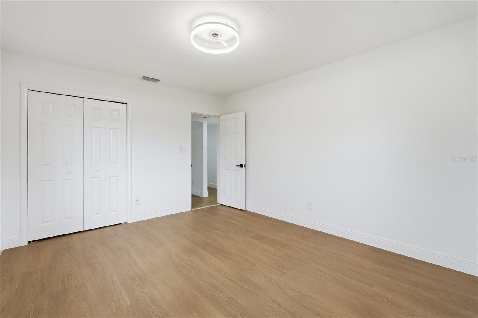 Image 18 of 46 For 5347 30th Avenue N