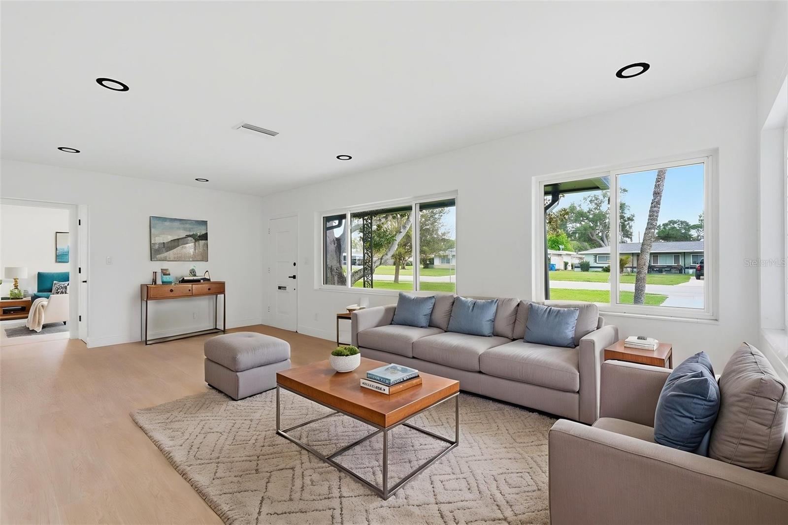 Image 22 of 46 For 5347 30th Avenue N