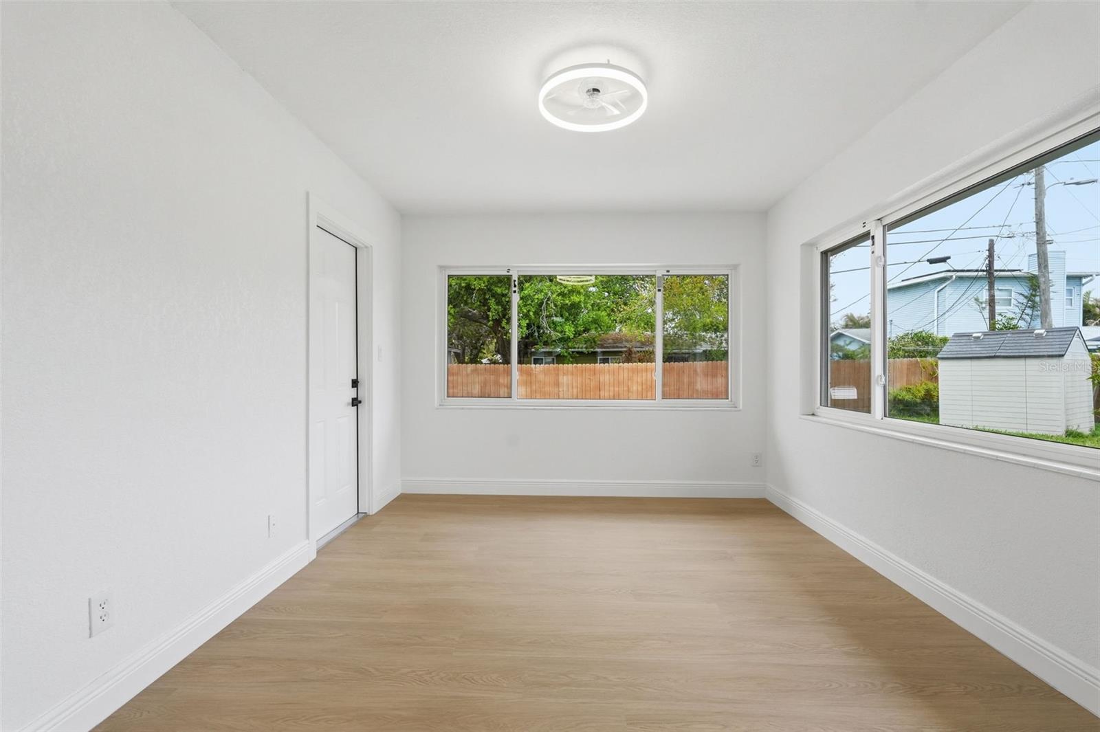 Image 27 of 46 For 5347 30th Avenue N