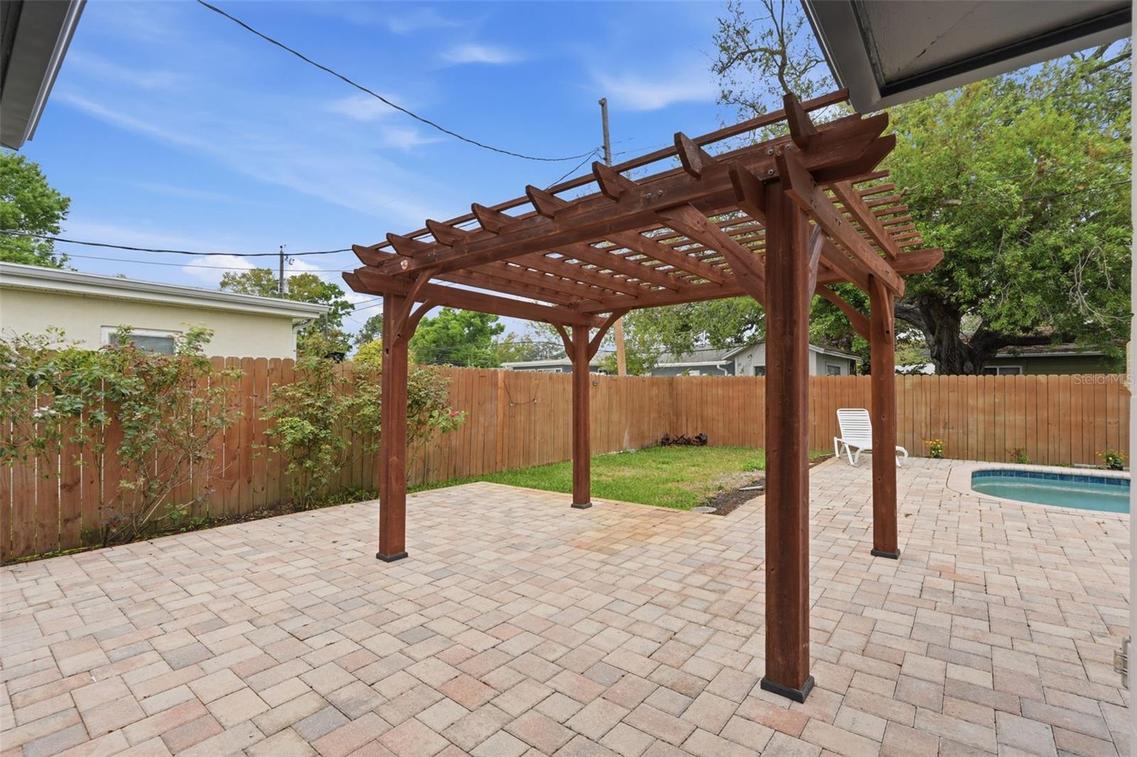 Image 33 of 46 For 5347 30th Avenue N