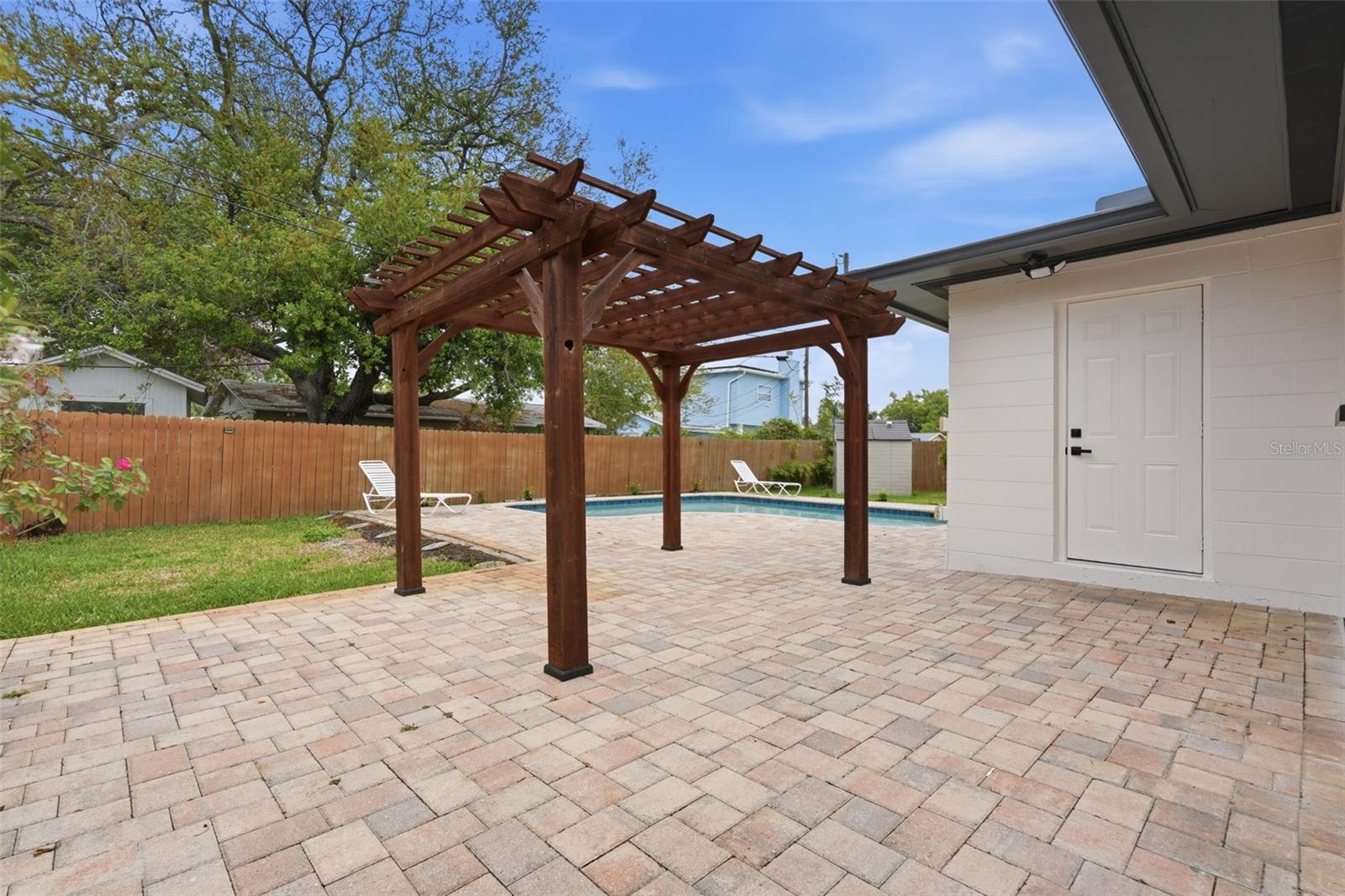 Image 34 of 46 For 5347 30th Avenue N