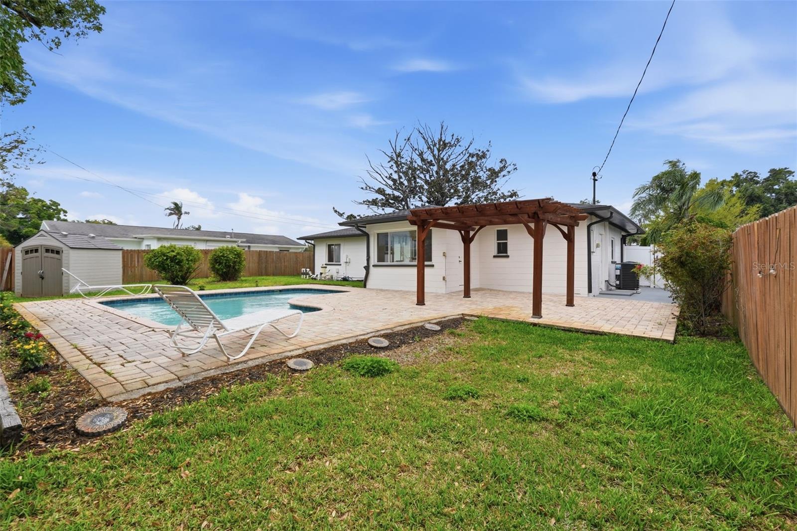 Image 36 of 46 For 5347 30th Avenue N