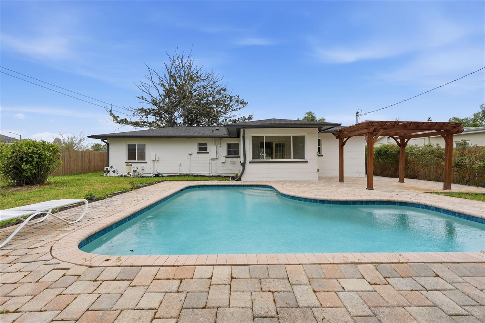 Image 37 of 46 For 5347 30th Avenue N