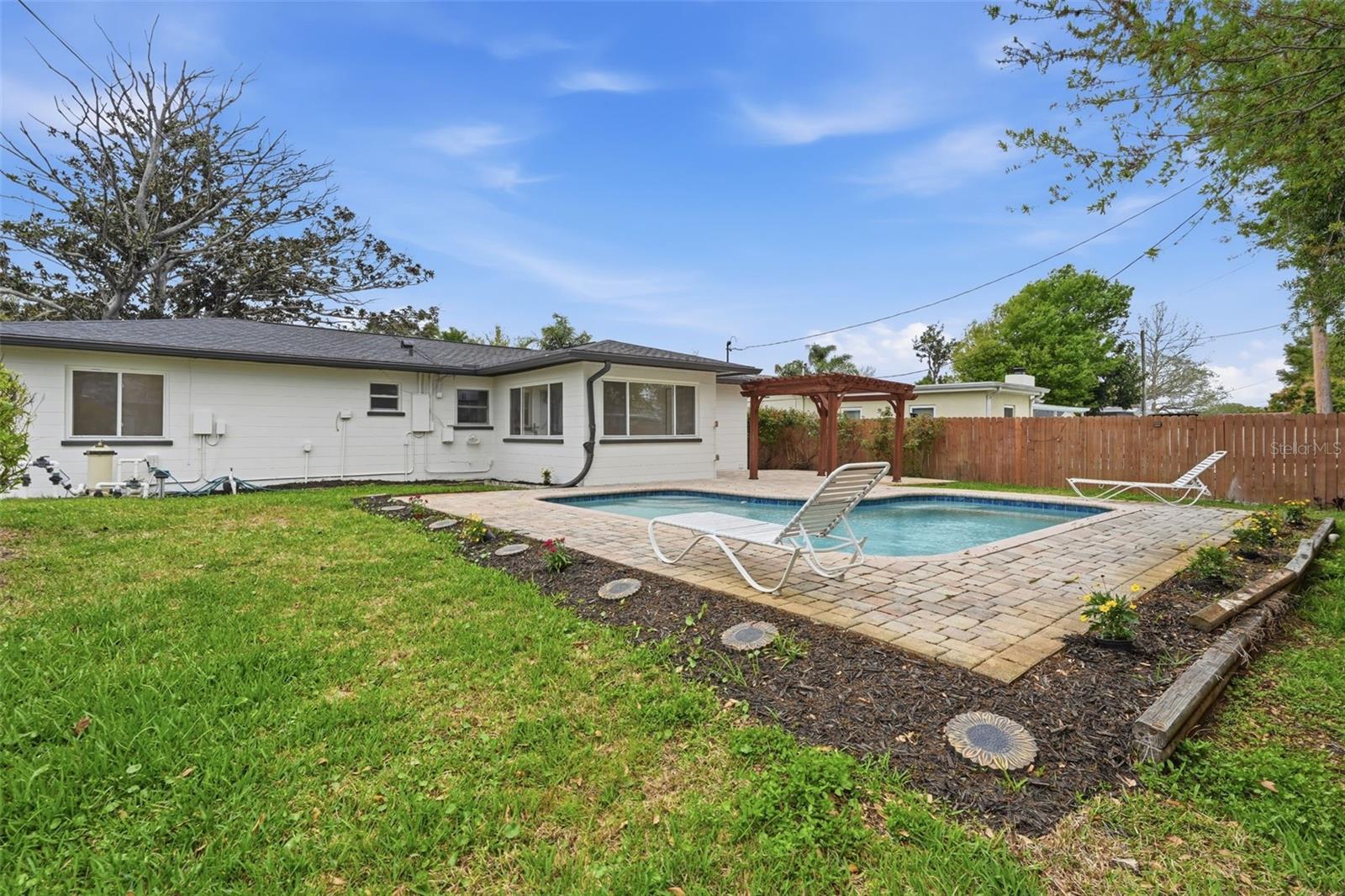 Image 38 of 46 For 5347 30th Avenue N