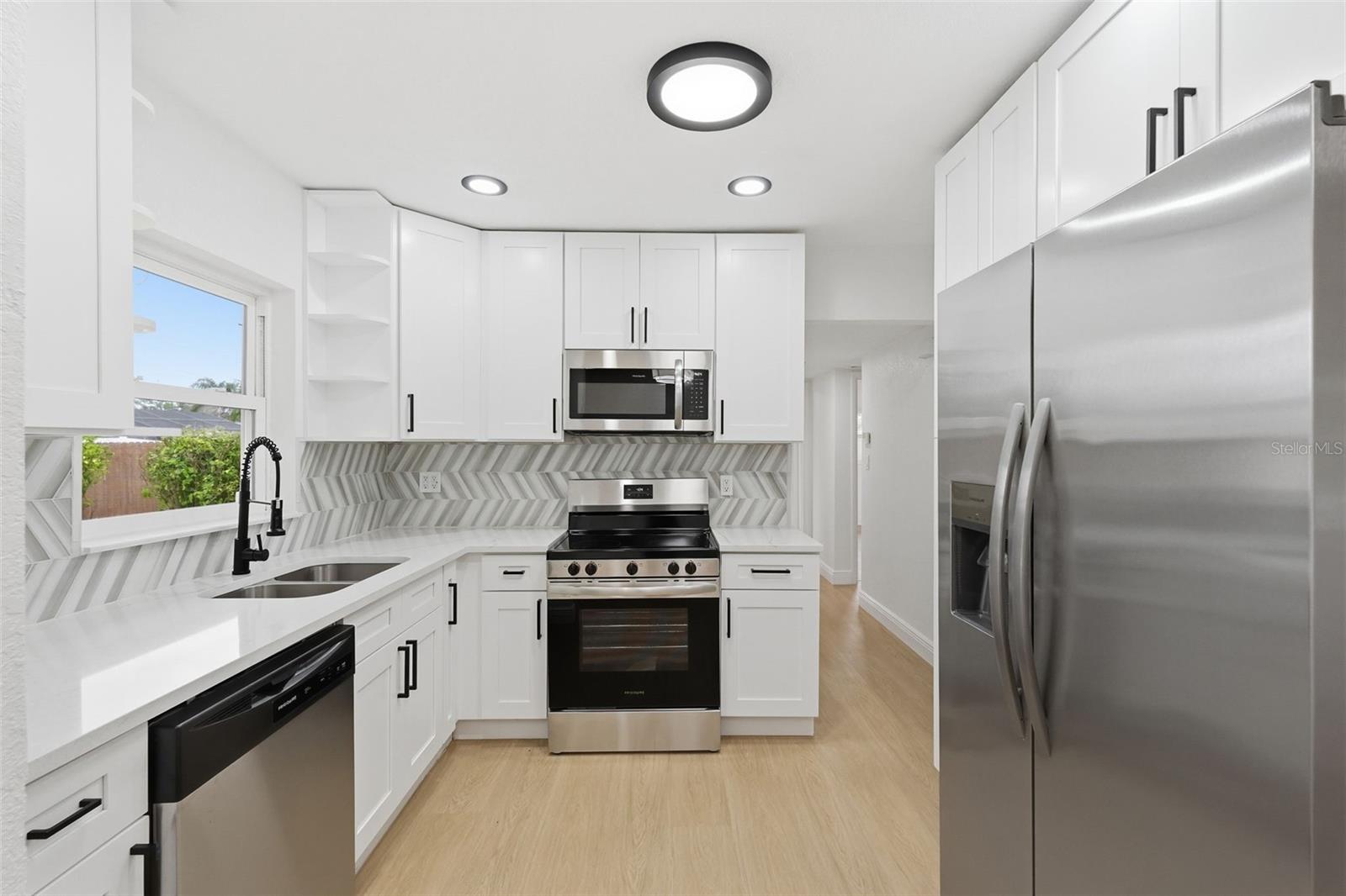 Image 6 of 46 For 5347 30th Avenue N