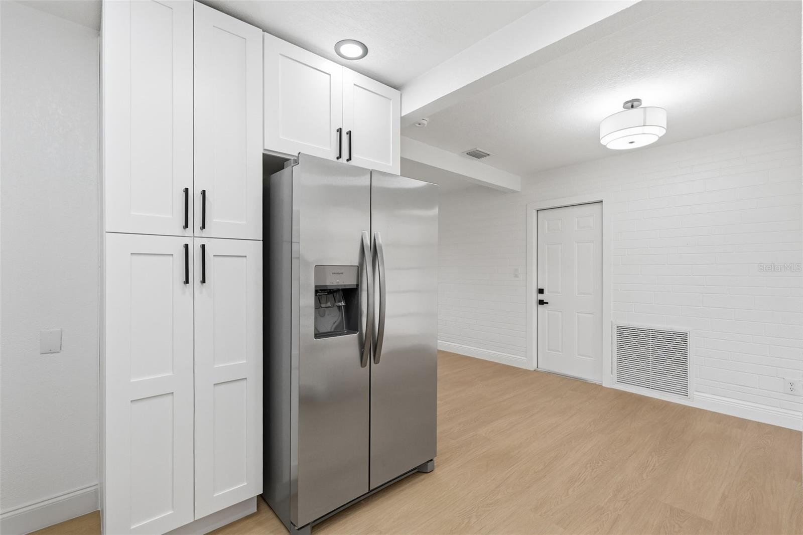 Image 7 of 46 For 5347 30th Avenue N