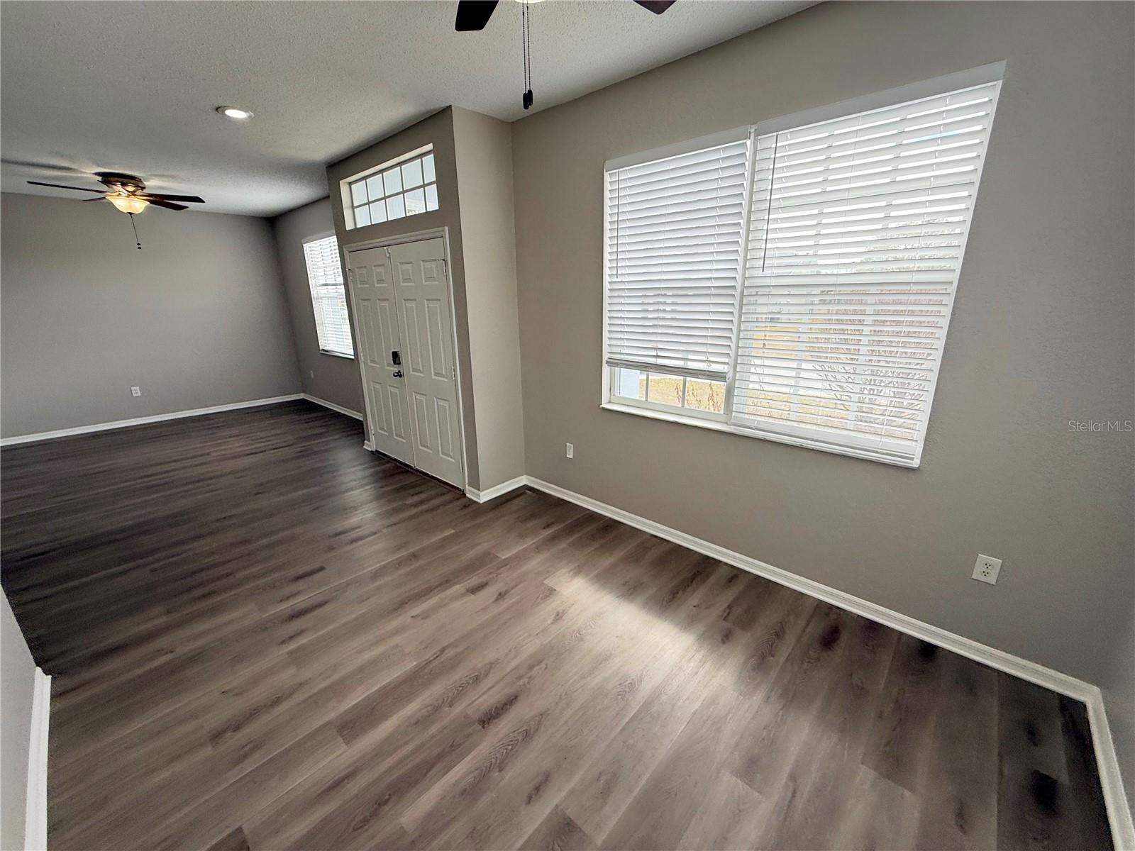 Image 3 of 28 For 3934 Buttonbush Circle