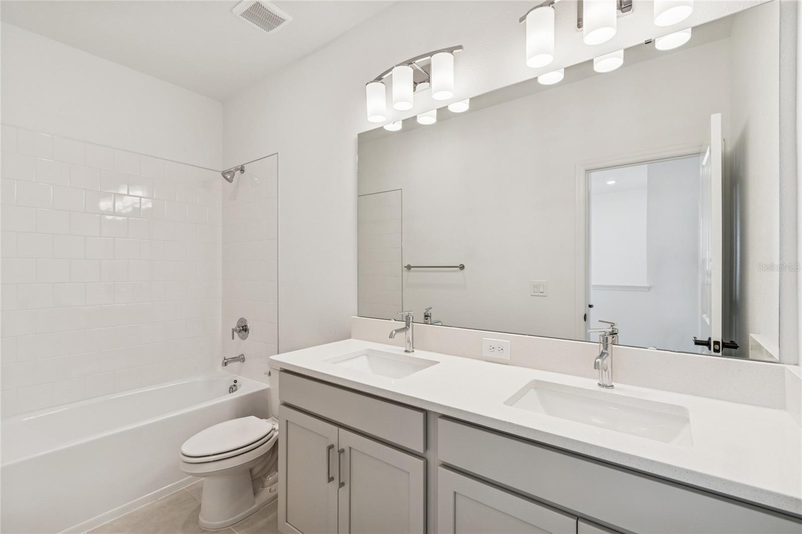 Image 33 of 44 For 2956 Embark Trail