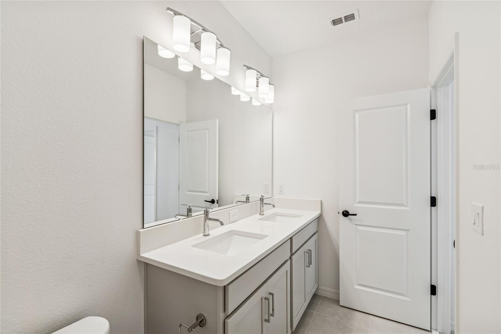 Image 34 of 44 For 2956 Embark Trail