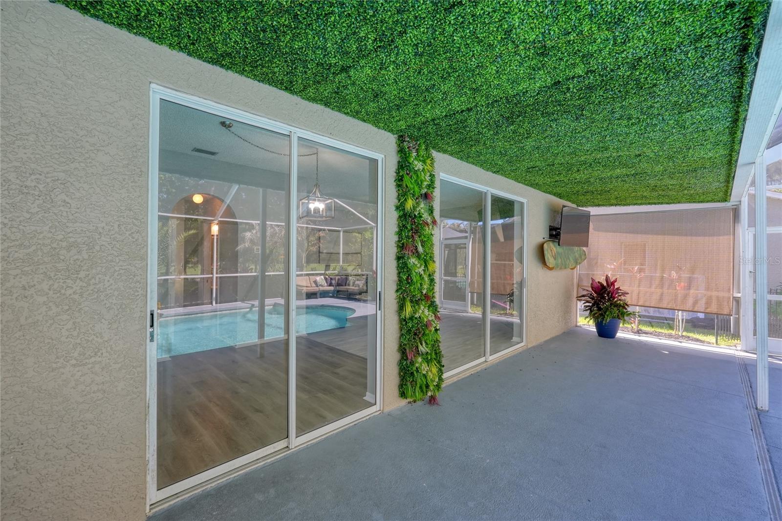 Image 12 of 55 For 12927 Royal George Avenue