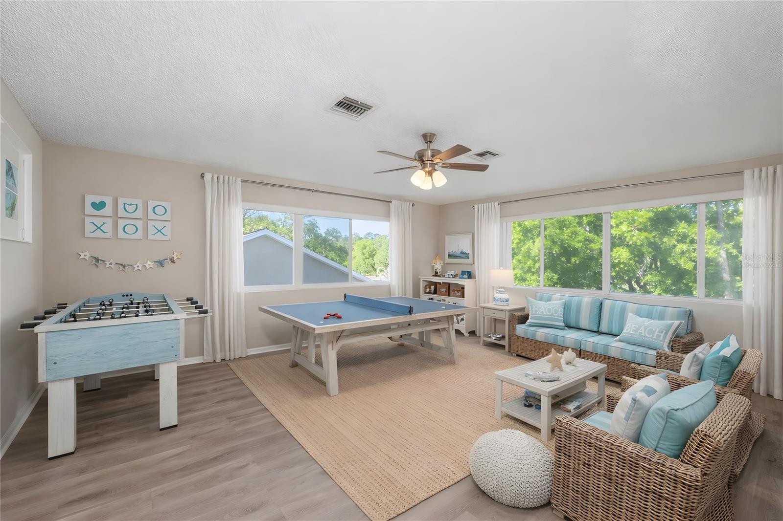 Image 24 of 55 For 12927 Royal George Avenue