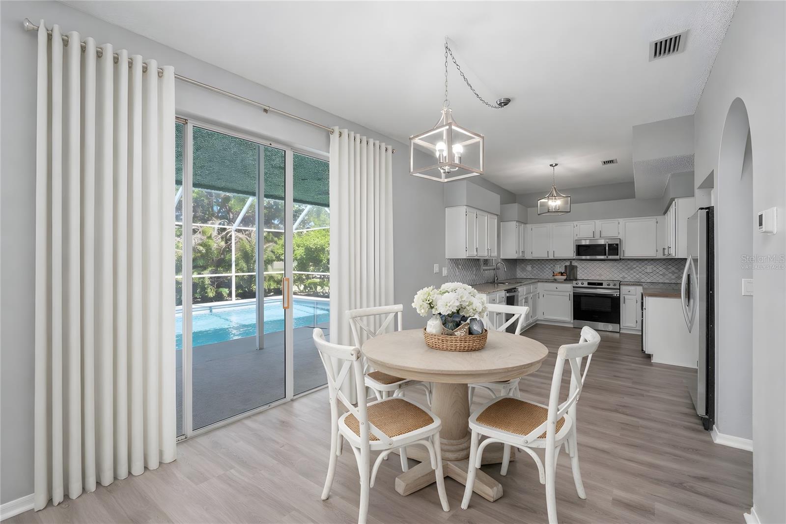 Image 7 of 55 For 12927 Royal George Avenue