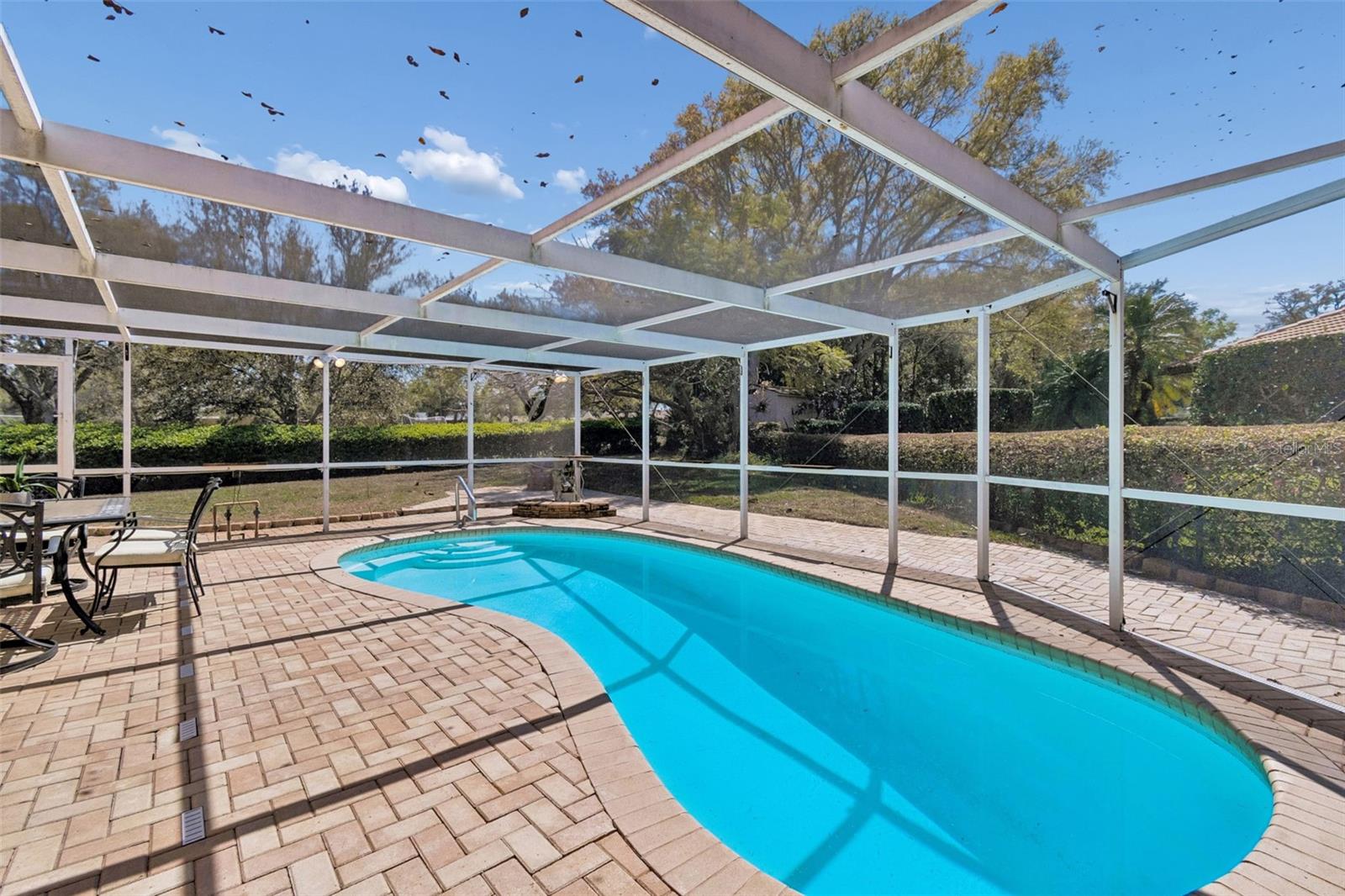 Image 3 of 37 For 1807 Oak Forest Drive S