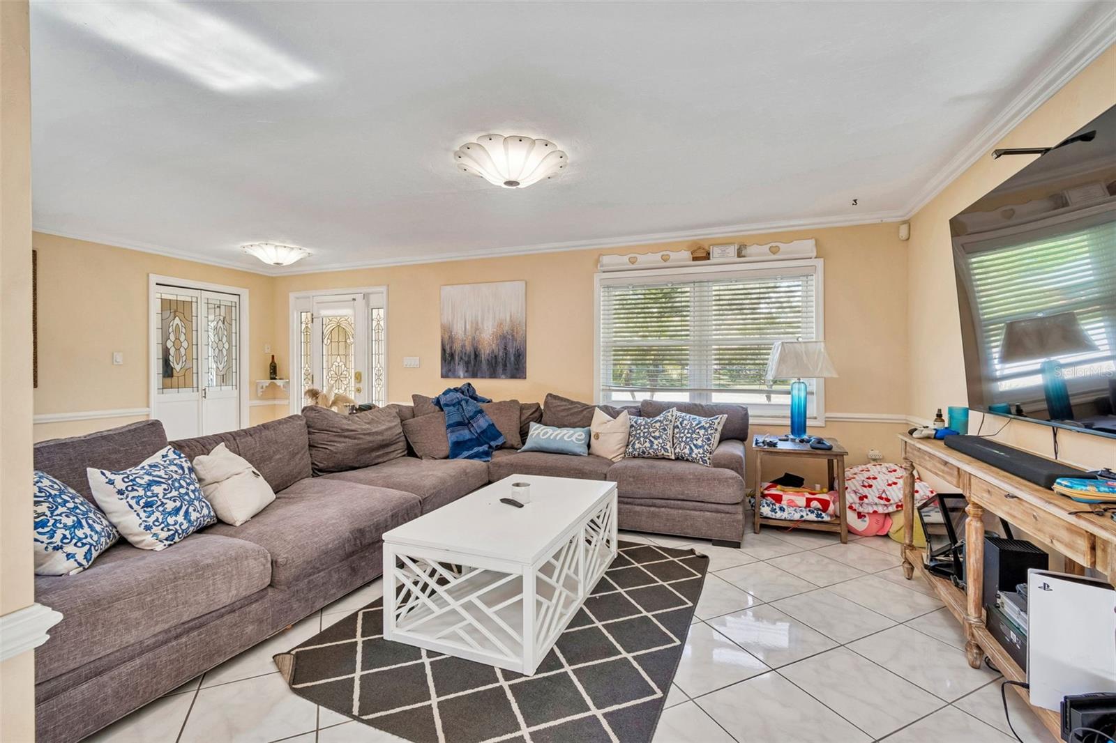 Image 6 of 37 For 1807 Oak Forest Drive S