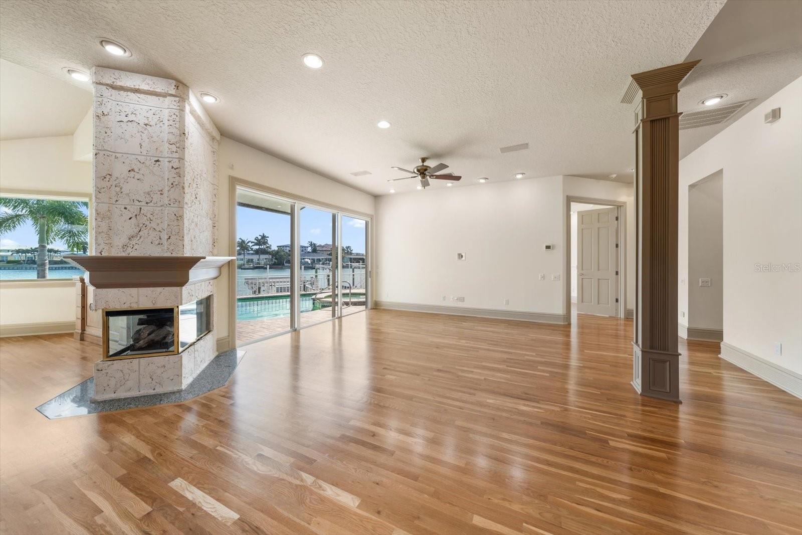 Image 5 of 83 For 2247 Donato Drive