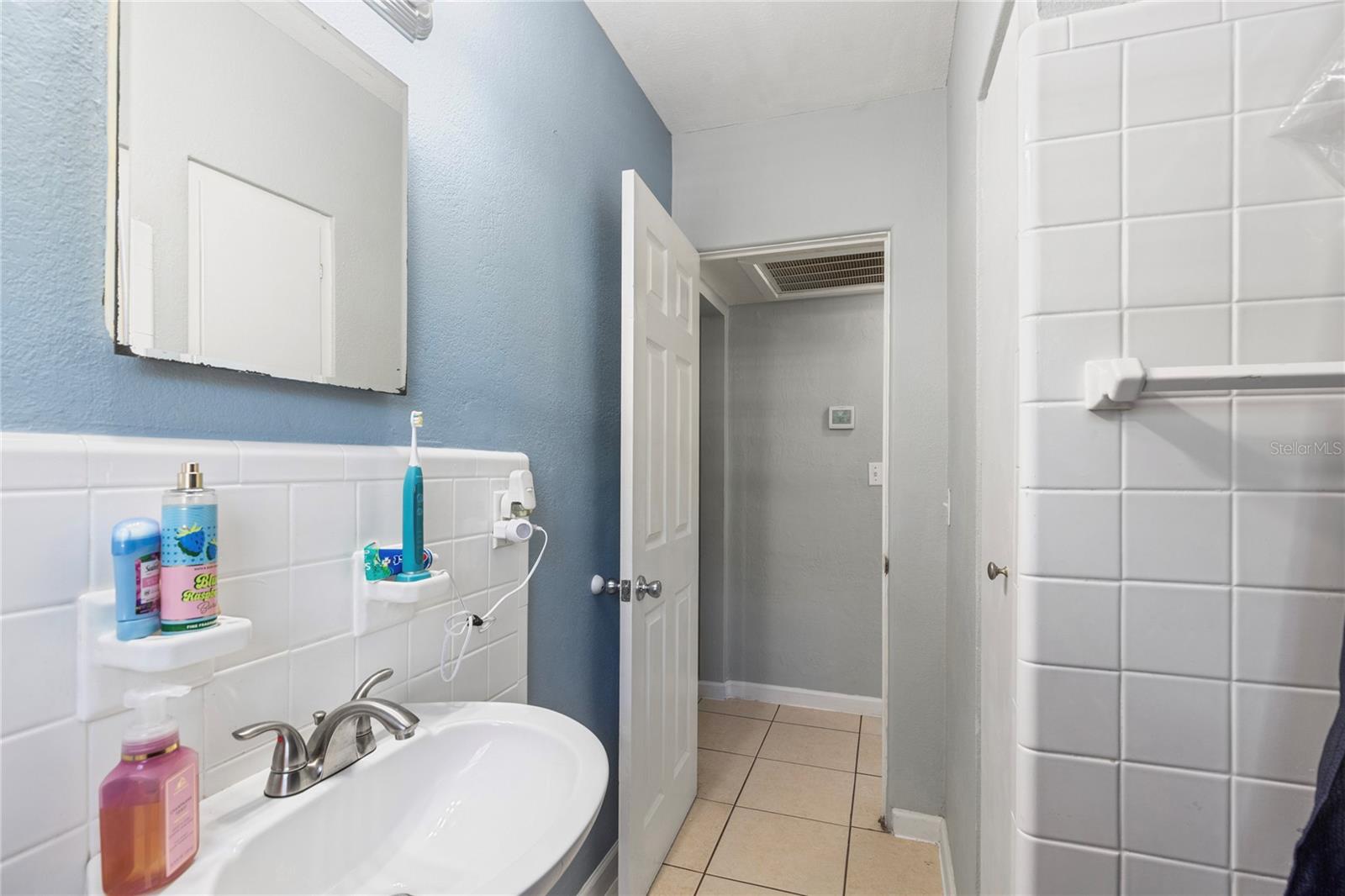 Image 16 of 43 For 4908 Highland Street S