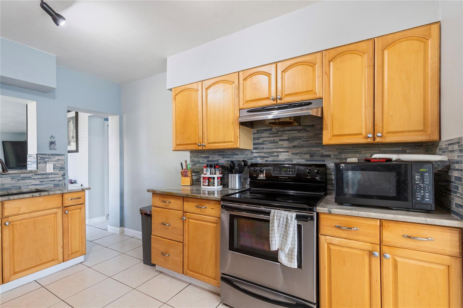 Image 9 of 43 For 4908 Highland Street S