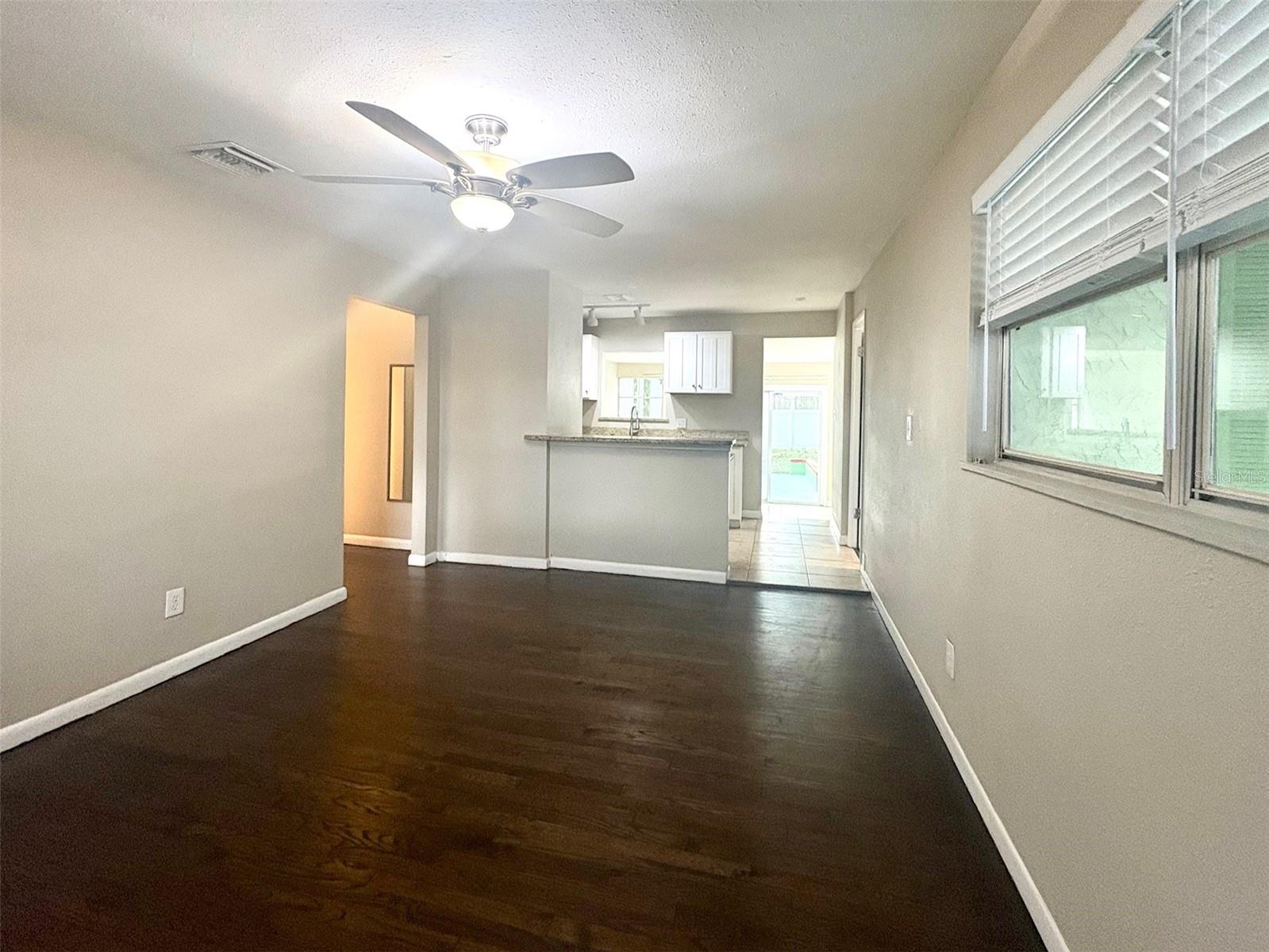 Image 4 of 25 For 534 33rd Avenue N