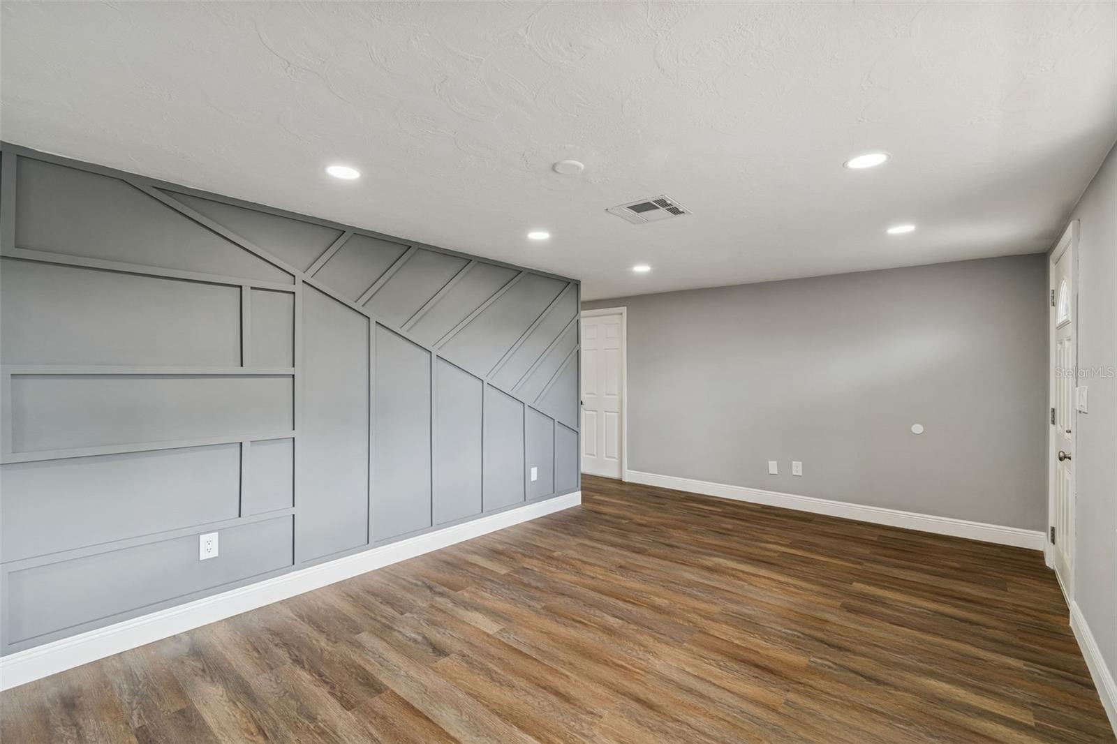 Image 11 of 67 For 6027 9th Avenue