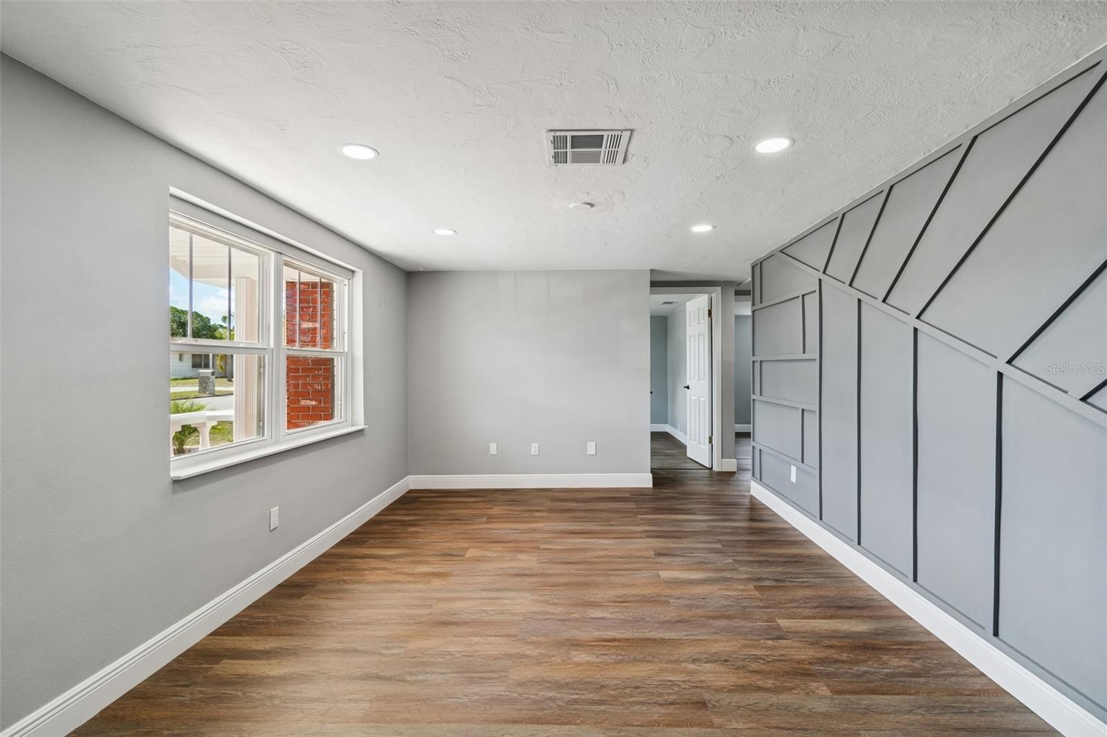 Image 13 of 67 For 6027 9th Avenue