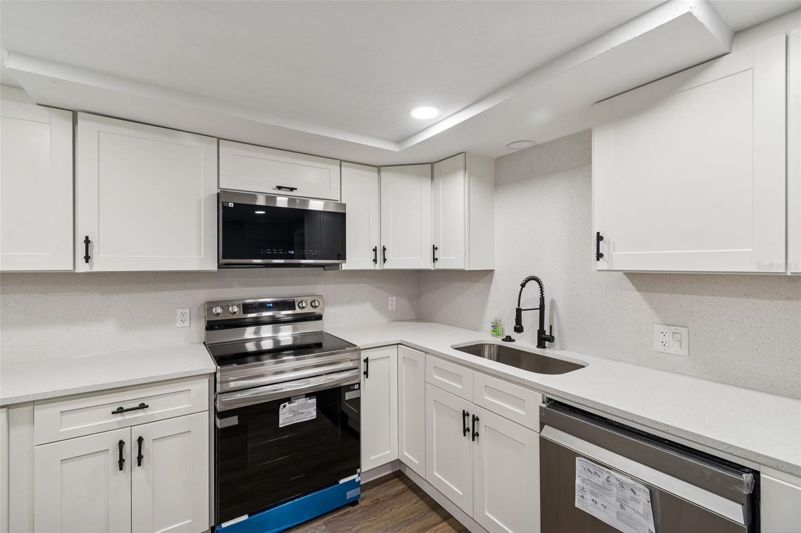 Image 18 of 67 For 6027 9th Avenue