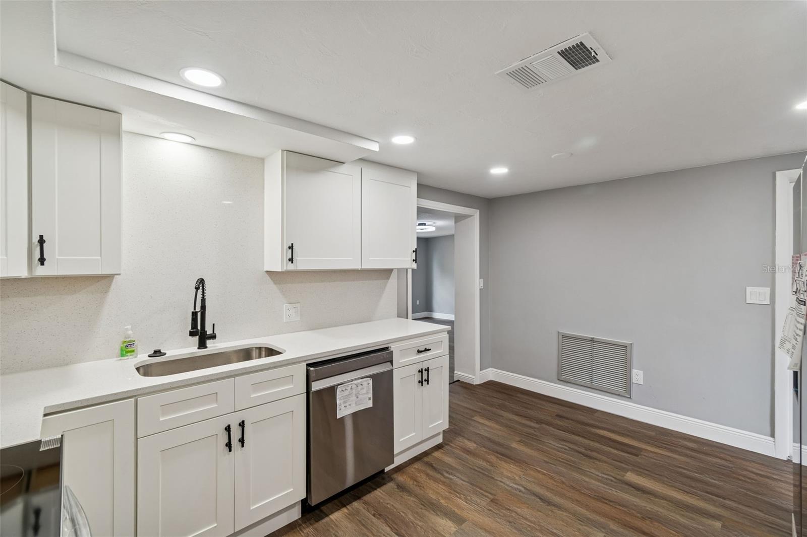 Image 20 of 67 For 6027 9th Avenue