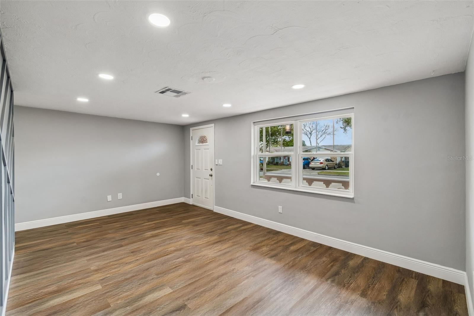 Image 8 of 67 For 6027 9th Avenue