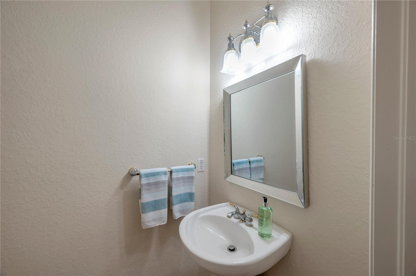 Image 8 of 47 For 9719 Taylor Rose Lane