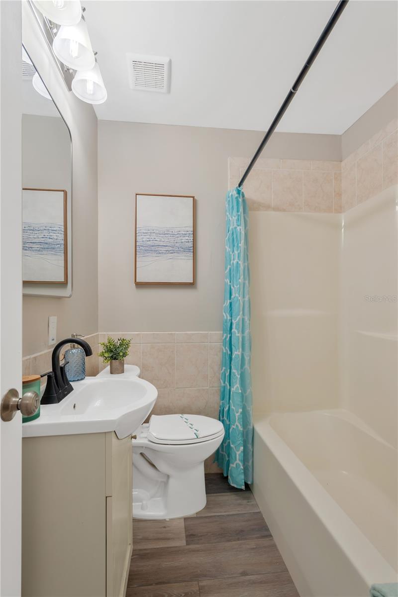 Image 10 of 20 For 5226 Lime Avenue