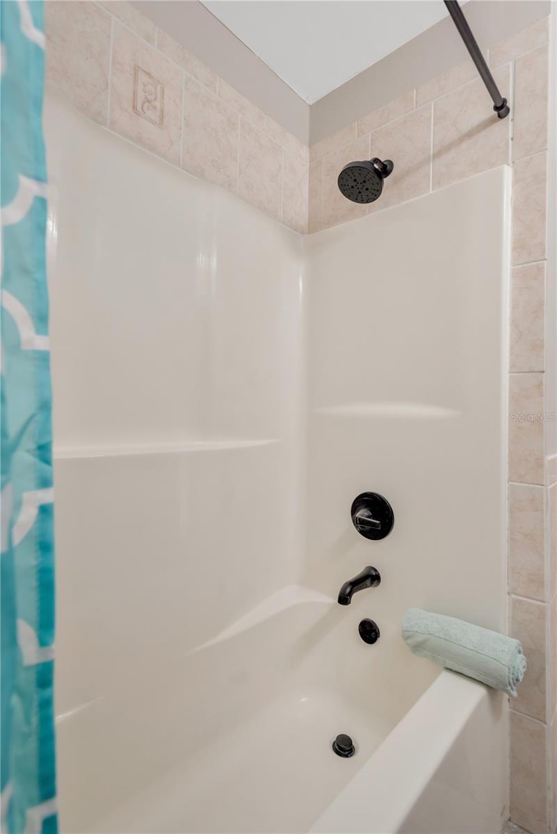 Image 11 of 20 For 5226 Lime Avenue