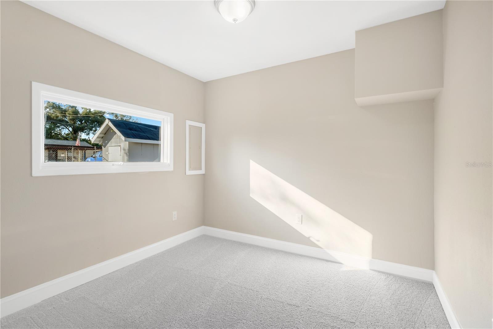 Image 12 of 20 For 5226 Lime Avenue